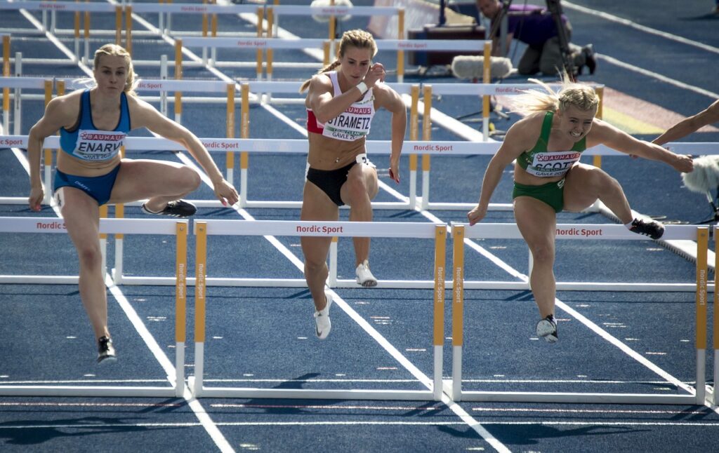 hurdles, track, sports-4349263.jpg